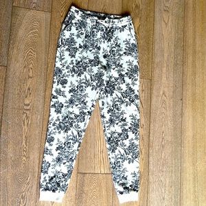 Very cute sweatpants